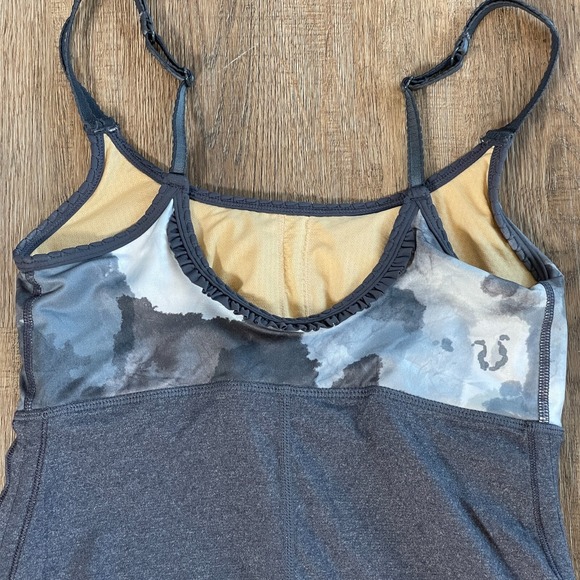 Lululemon Hot 'N Sweaty Tank Top Size 6 Workout Activewear - Picture 9 of 13